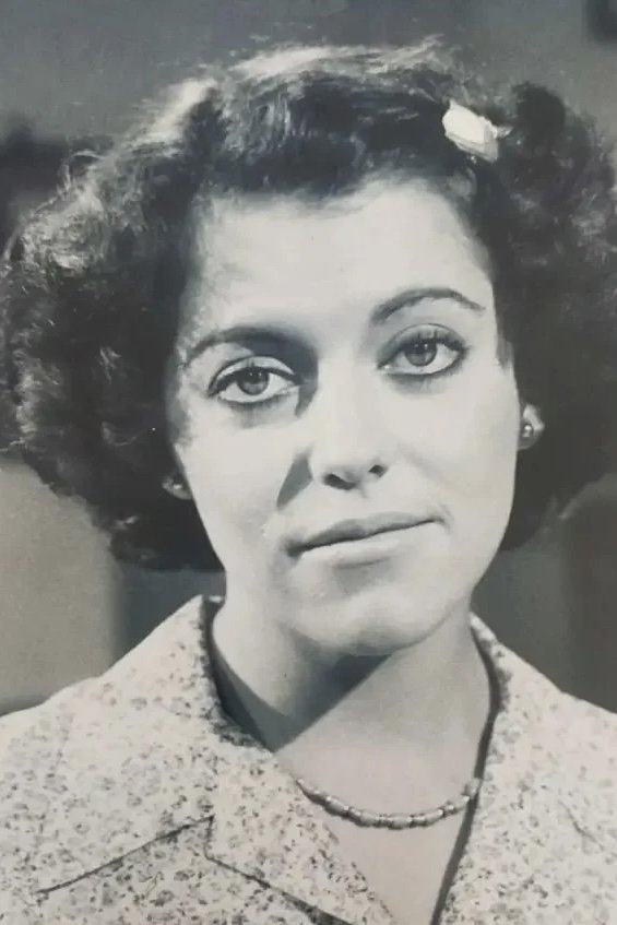 Alicia Plaza Biography