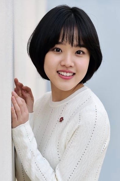 Kim Hyang-gi Biography