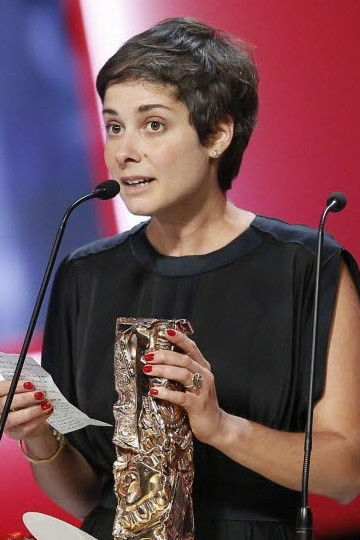 Chloé Mazlo Biography