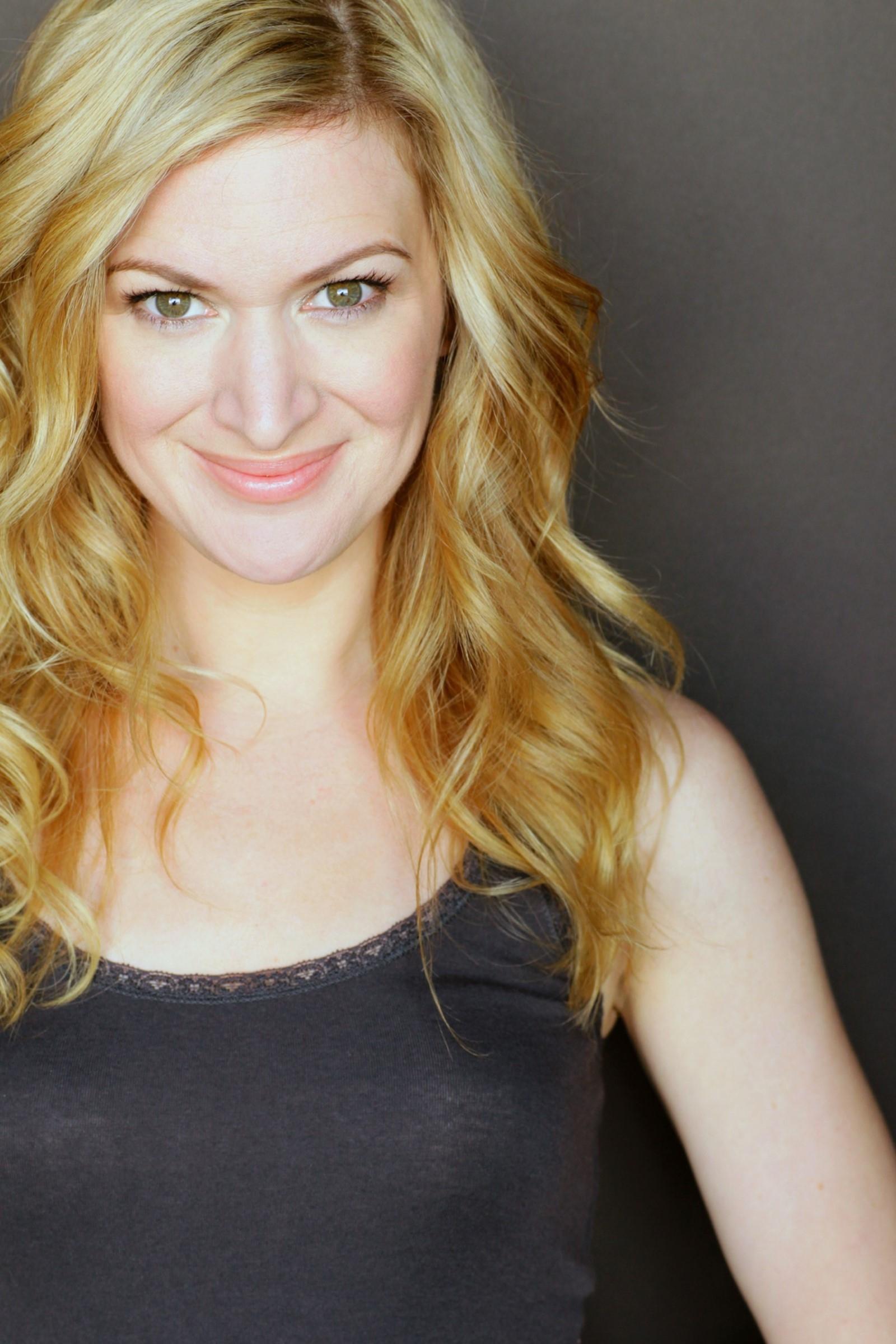 Kelly Hutchinson biography, age and filmography