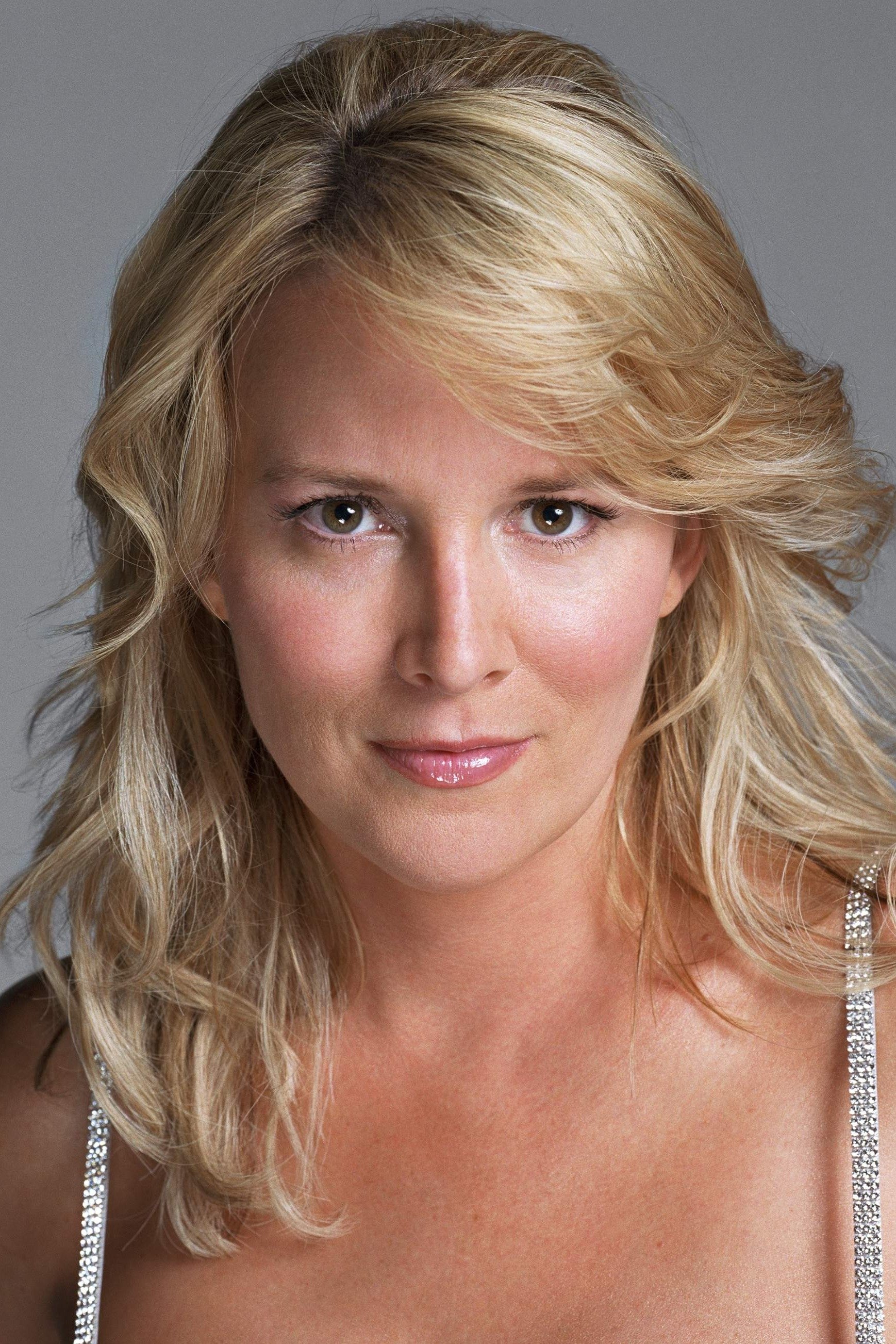 Laurel Holloman Biography