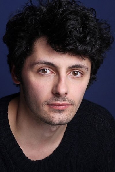 Tom Oakley biography, age and filmography