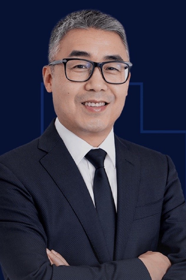 Rui Gang Li portrait