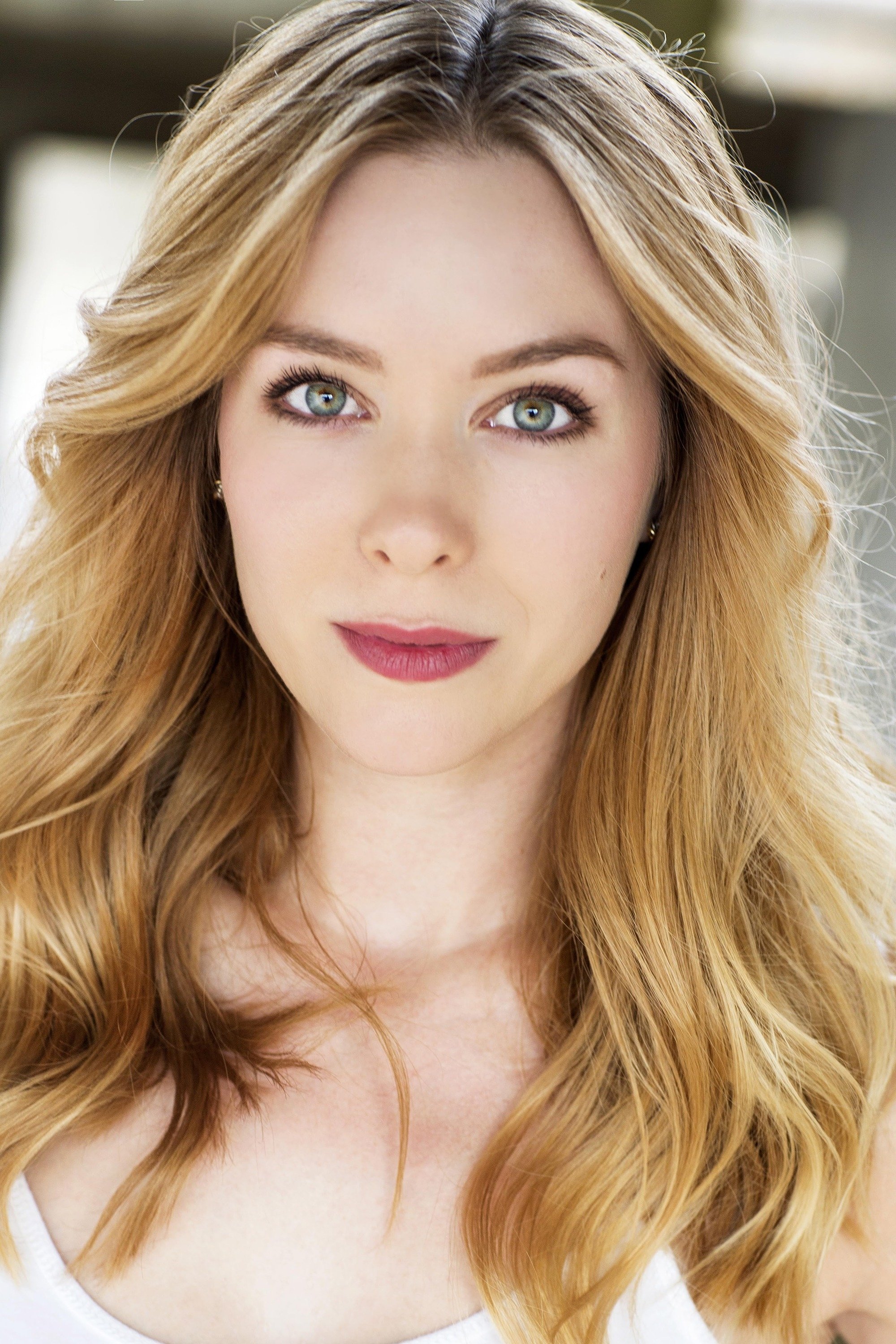 Rosanna Hoult Biography
