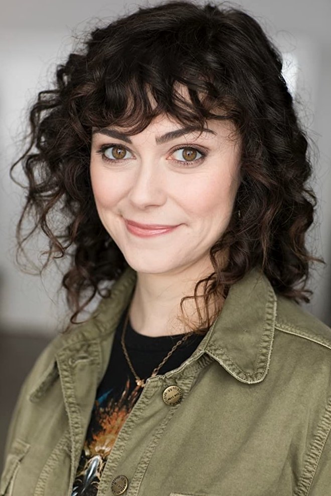 Amanda Troop Biography