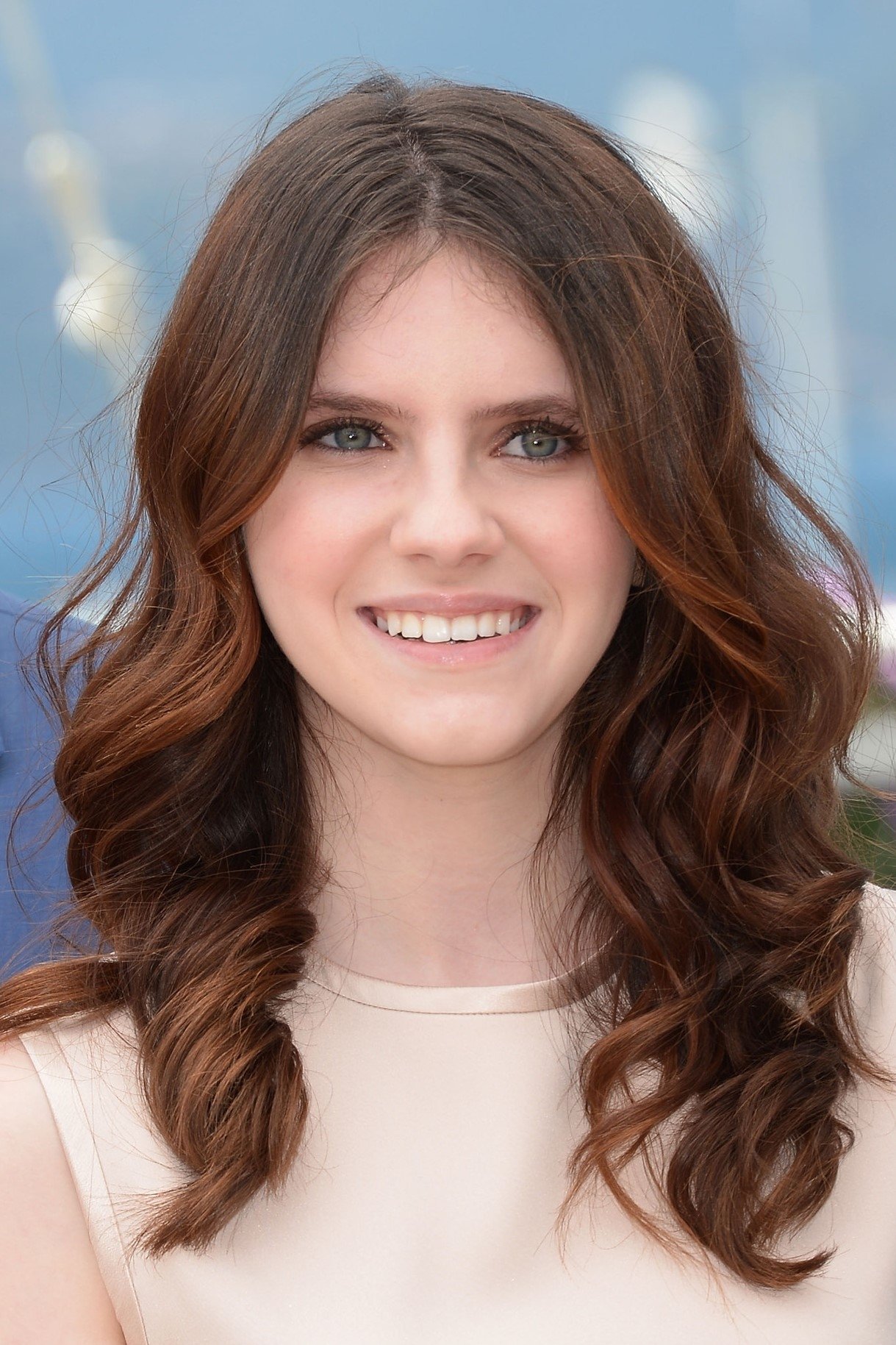 Kara Hayward Biography