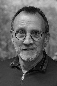 Steve Barron biography, age and filmography