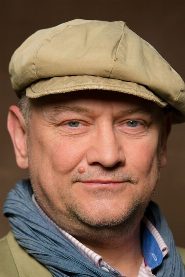 István Znamenák biography, age and filmography