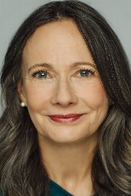 Miriam Smith biography, age and filmography