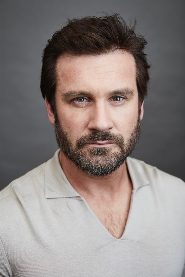 Clive Standen biography, age and filmography
