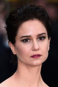 Katherine Waterston biography, age and filmography