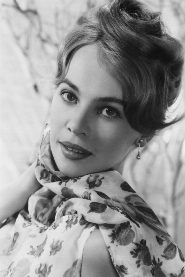 Leslie Caron biography, age and filmography