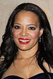 Luna Lauren Vélez