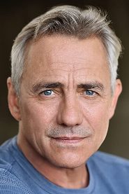 Alex McArthur biography, age and filmography