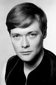 Simon Ward biography, age and filmography