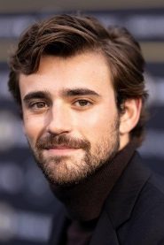 Charlie Rowe biography, age and filmography