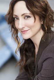 Carmen Cusack Biography, Age, and Wiki