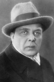 Luigi Hofman biography, age and filmography