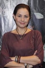 Rowiena Umboh