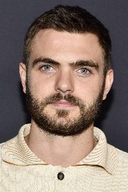 Alex Roe