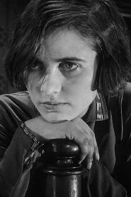 Annie Schreyer biography, age and filmography