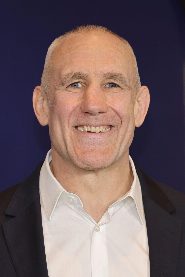 Simon Hayes biography, age and filmography