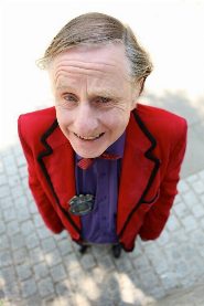 Dewi Savage biography, age and filmography