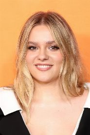 Maisy Stella