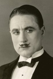 Syd Chaplin biography, age and filmography