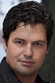 Robbie Smith biography, age and filmography