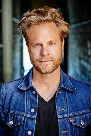 Julian Garner biography, age and filmography