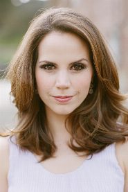 Elizabeth Cook biography, age and filmography