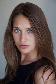 Lola Kirke