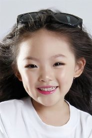 刘艺菲 biography, age and filmography