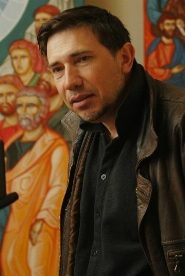 Gabriel Kosuth biography, age and filmography