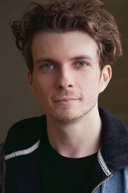 Erik Knudsen biography, age and filmography