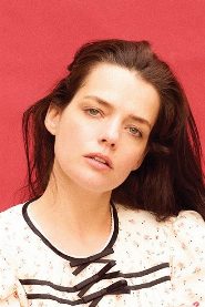 Roxane Mesquida biography, age and filmography