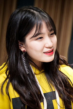 Yu Yeong portrait