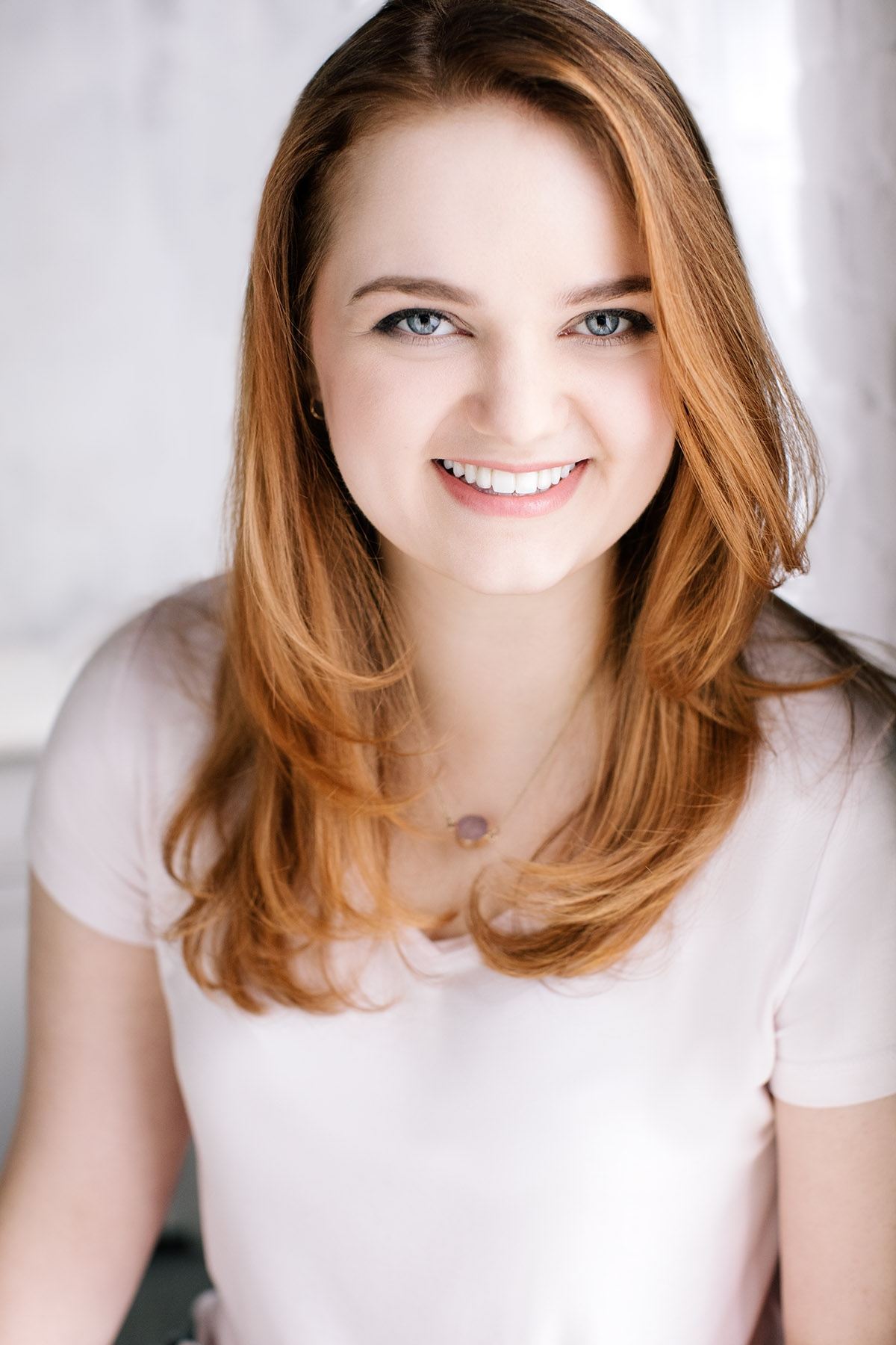 Laine MacNeil biography, age and filmography