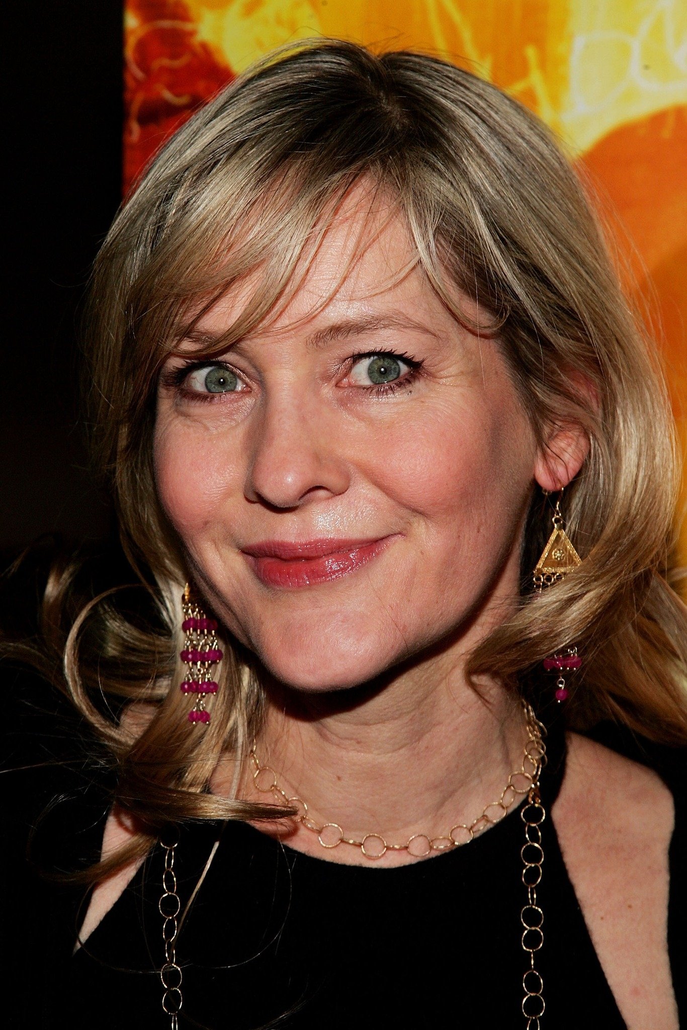 Linda Larkin Biography