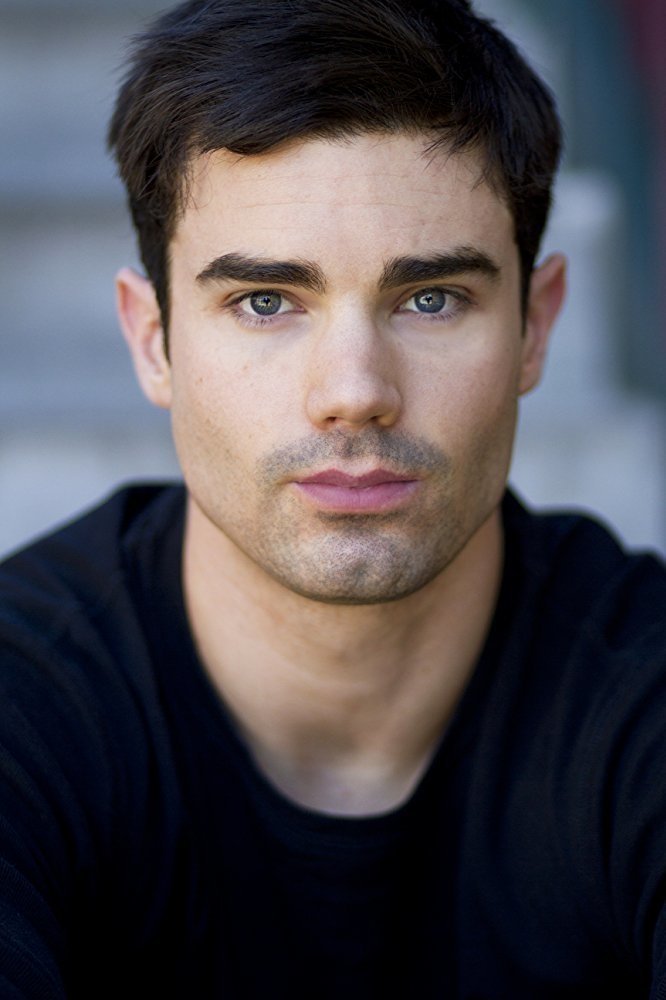 Scott Broadfoot biography, age and filmography